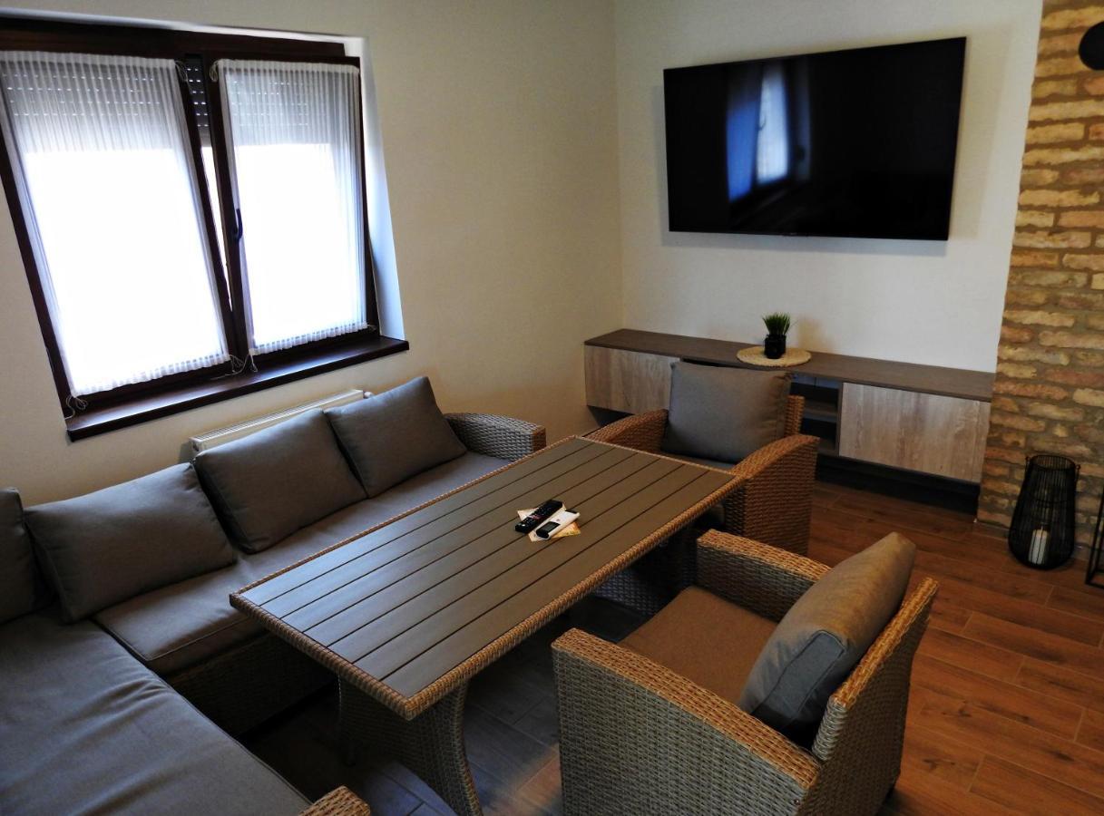 Kukorica Csarda Apartman 2 Balatonujlak Esterno foto