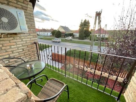Kukorica Csarda Apartman 2 Balatonujlak Esterno foto